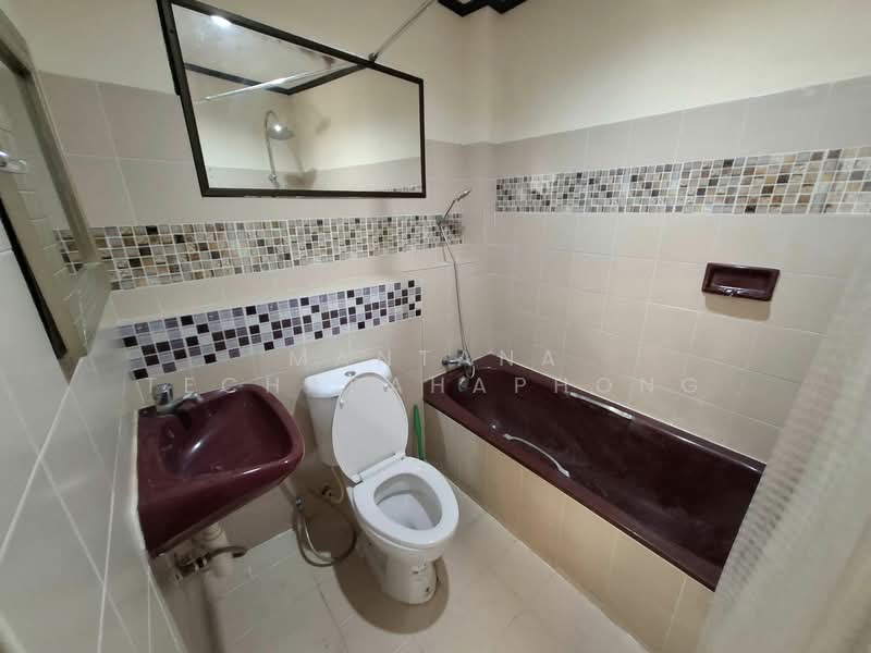 4-BR Townhouse, Chon Buri (Pattaya), Nong Pru, Bang Lamung (Pattaya), Chon Buri (Pattaya), 4 Bedrooms, 250 sqm, Townhouse For Rent, by Mantana Techapahaphong, 500237828 - DDproperty.com