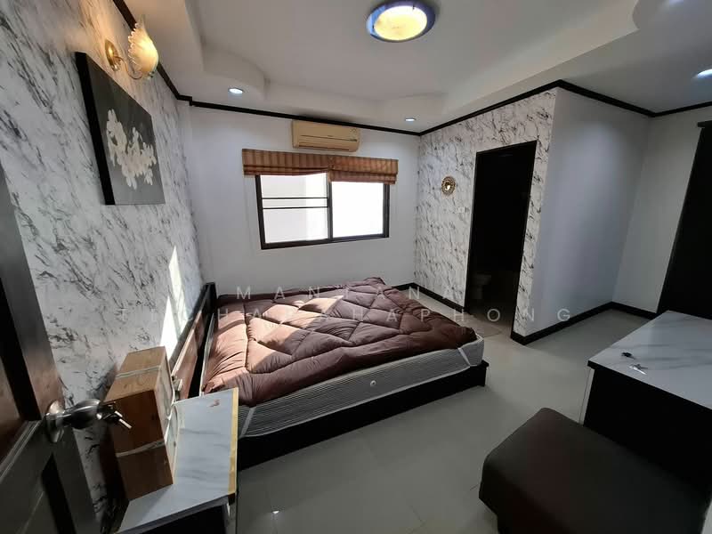 4-BR Townhouse, Chon Buri (Pattaya), Nong Pru, Bang Lamung (Pattaya), Chon Buri (Pattaya), 4 Bedrooms, 250 sqm, Townhouse For Rent, by Mantana Techapahaphong, 500237828 - DDproperty.com