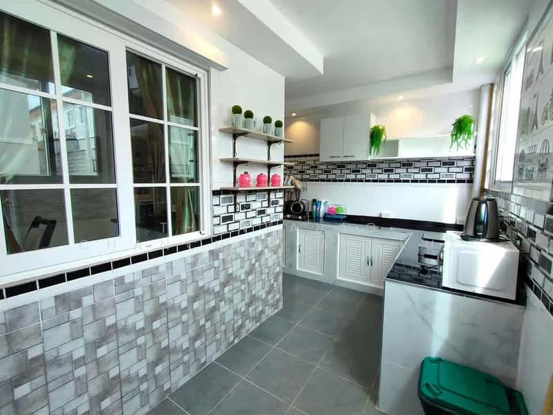 4-BR House, Chon Buri (Pattaya), Nong Pru, Bang Lamung (Pattaya), Chon Buri (Pattaya), 4 Bedrooms, 220 sqm, Single Detached House For Sale, by Thanyalag Chanchodtanakul, 500237837 - DDproperty.com