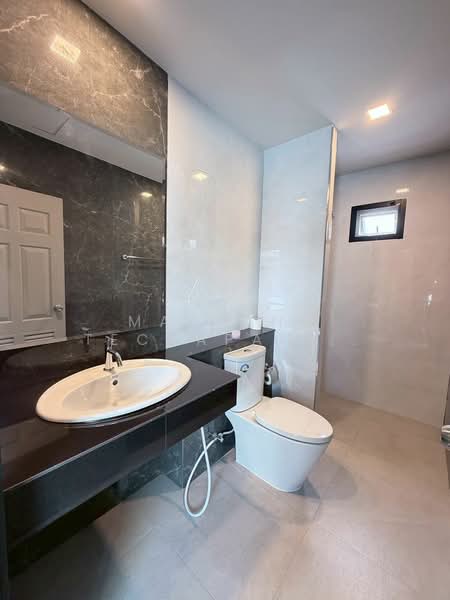 For Rent - 5-BR House, Prachuap Khiri Khan