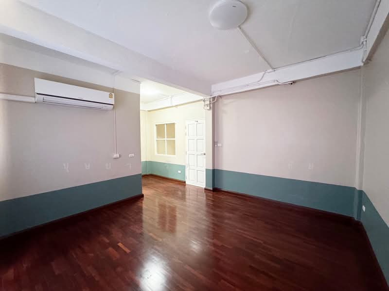 ทำเลพัฒนาการ 44 ให้เช่าทาวน์โฮม 4 ชั้น หลังใหญ่ วราธรวิลล์ 5 นอน 7 น้ำ บ้านพร้อมอยู่ เลี้ยงสัตว์ได้, กรุงเทพ, พัฒนาการ, สวนหลวง, สวนหลวง, กรุงเทพ, 300 ตร.ม., ทาวน์เฮ้าส์ ให้เช่า, โดย บุษบา รัตนวงษ์ชัย, 500238044 - DDproperty.com