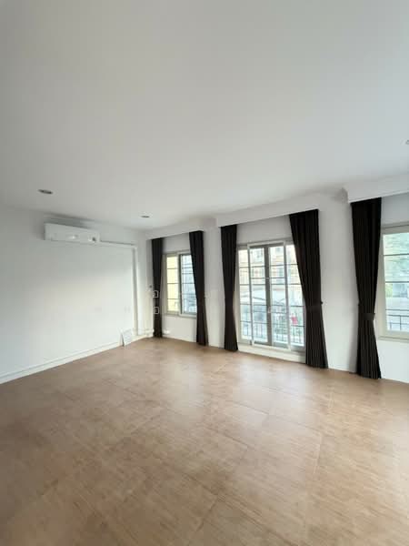 Urban Sathorn : หมู่บ้านเออร์เบิน สาทร, กรุงเทพ, ถนนราชพฤกษ์, บางจาก, ภาษีเจริญ, กรุงเทพ, 300 ตร.ม., ทาวน์เฮ้าส์ ให้เช่า, โดย อดิศร พลอยมีรัศมี, 500238051 - DDproperty.com