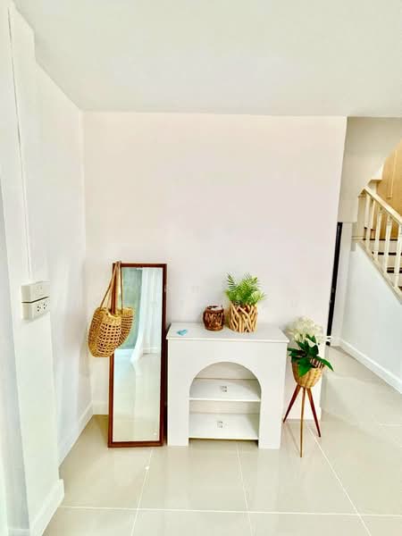 Moobaan Piyawararom Khlong 4, Pathum Thani, Sawai Pracharat Road, Bang Yitho, Thanyaburi, Pathum Thani, 3 Bedrooms, 120 sqm, Townhouse For Sale, by วัลลภา จันทร์ชิรัตน์, 500238093 - DDproperty.com