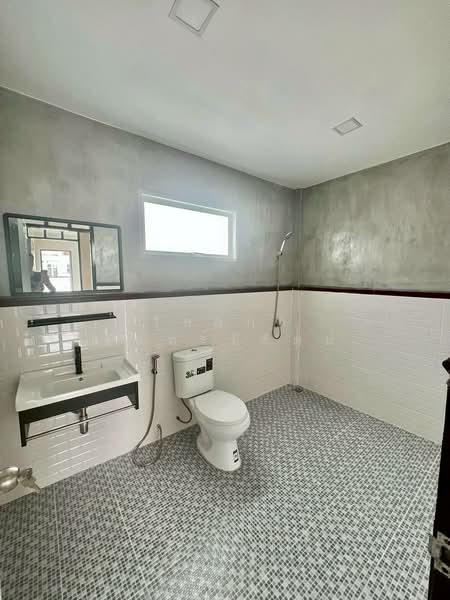 Moobaan Piyawararom Khlong 4, Pathum Thani, Sawai Pracharat Road, Bang Yitho, Thanyaburi, Pathum Thani, 3 Bedrooms, 120 sqm, Townhouse For Sale, by วัลลภา จันทร์ชิรัตน์, 500238093 - DDproperty.com