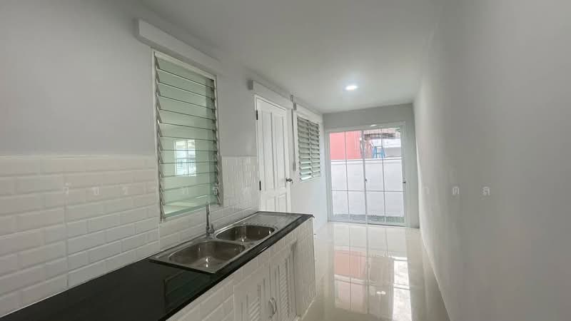 Chuan Chuen Onnut, Bangkok, Prawet, Prawet, Bangkok, 3 Bedrooms, 140 sqm, Semi-Detached House (Twin House) For Sale, by วัชราทรัพย์ ภูปภาดล, 500238124 - DDproperty.com