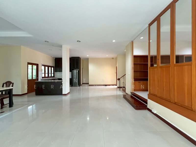 บ้านเดี่ยว 2 ชั้น บรรยากาศร่มรื่น ในซอยโยธินพัฒนา 3 เรียบด่วนรามอินทรา, กรุงเทพ, นวมินทร์, บึงกุ่ม, กรุงเทพ, 366 ตร.ม., บ้านเดี่ยว ขาย, โดย Panthawan Keeratithavornanan, 500238131 - DDproperty.com