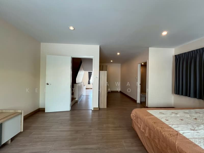 บ้านแฝด 3 ชั้น หลังมุม โยธินพัฒนา 3 ทำเลเลียบด่วนรามอินทรา, Bangkok, Nawamin, Bueng Kum, Bangkok, 3 Bedrooms, 220 sqm, Semi-Detached House (Twin House) For Sale, by Panthawan Keeratithavornanan, 500238147 - DDproperty.com