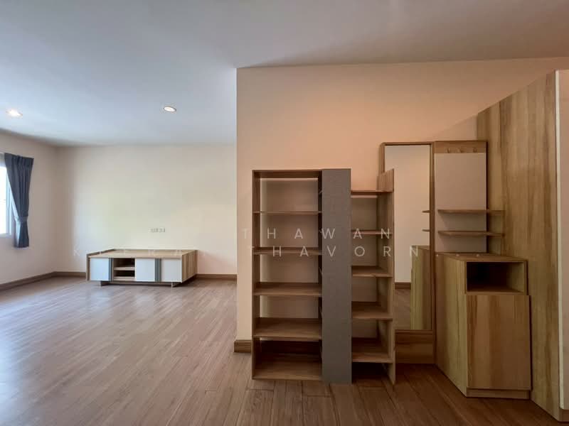 บ้านแฝด 3 ชั้น หลังมุม โยธินพัฒนา 3 ทำเลเลียบด่วนรามอินทรา, Bangkok, Nawamin, Bueng Kum, Bangkok, 3 Bedrooms, 220 sqm, Semi-Detached House (Twin House) For Sale, by Panthawan Keeratithavornanan, 500238147 - DDproperty.com