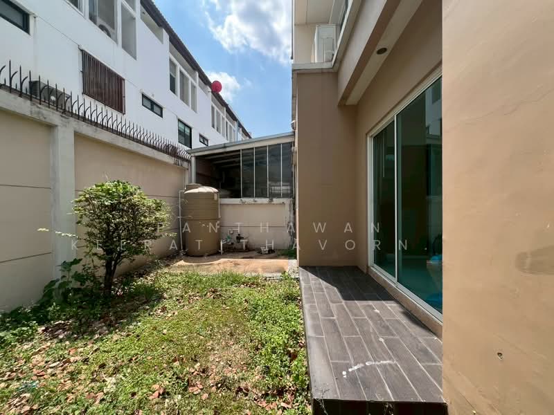 บ้านแฝด 3 ชั้น หลังมุม โยธินพัฒนา 3 ทำเลเลียบด่วนรามอินทรา, กรุงเทพ, นวมินทร์, บึงกุ่ม, กรุงเทพ, 220 ตร.ม., บ้านแฝด ขาย, โดย Panthawan Keeratithavornanan, 500238147 - DDproperty.com