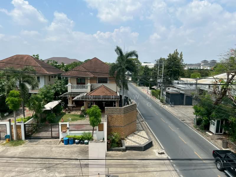 บ้านแฝด 3 ชั้น หลังมุม โยธินพัฒนา 3 ทำเลเลียบด่วนรามอินทรา, Bangkok, Nawamin, Bueng Kum, Bangkok, 3 Bedrooms, 220 sqm, Semi-Detached House (Twin House) For Sale, by Panthawan Keeratithavornanan, 500238147 - DDproperty.com