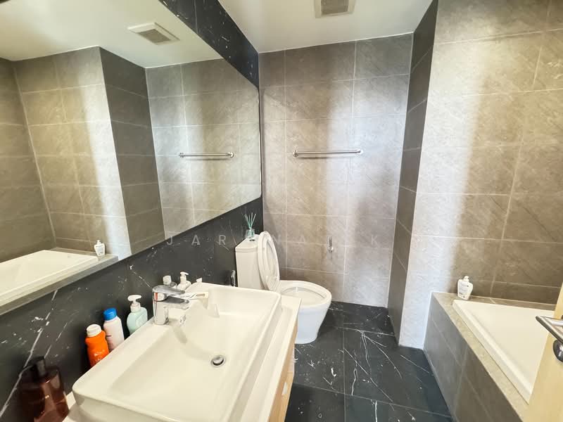 Skyrise Avenue Sukhumvit 64, Bangkok, 3 Soi Sukhumvit 64, Bang Chak, Phra Khanong, Bangkok, 2 Bedrooms, 55 sqm, Condo For Rent, by Jarunat K, 500238148 - DDproperty.com