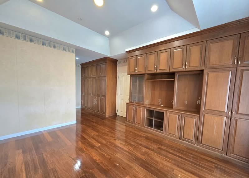 Nantawan Suanluang Rama 9, Bangkok, Chaloem Phra Kiat Rama 9, Soi 62, Dok Mai, Prawet, Bangkok, 3 Bedrooms, 301 sqm, Single Detached House For Sale, by Worrasak Tansuriwongse, 500238156 - DDproperty.com