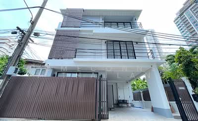 ขาย - House in Sukhumvit 29, กรุงเทพ