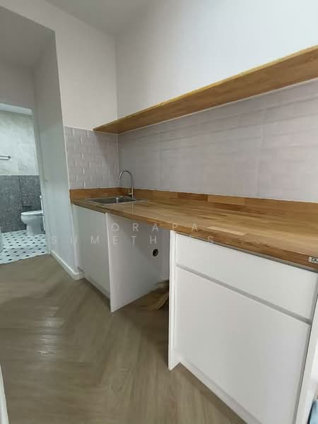 Pathumwan Resort, Bangkok, Phayathai Road, Thanon Phaya Thai, Ratchathewi, Bangkok, 2 Bedrooms, 60 sqm, Condo For Sale, by Orapa Sumetheesirisakul, 500238219 - DDproperty.com