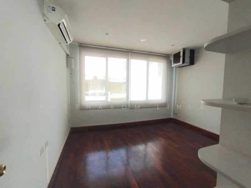 3-BR Townhouse, Bangkok, Din Daeng, Din Daeng, Bangkok, 3 Bedrooms, 178 sqm, Townhouse For Sale, by Nuttharom Linla, 500238321 - DDproperty.com