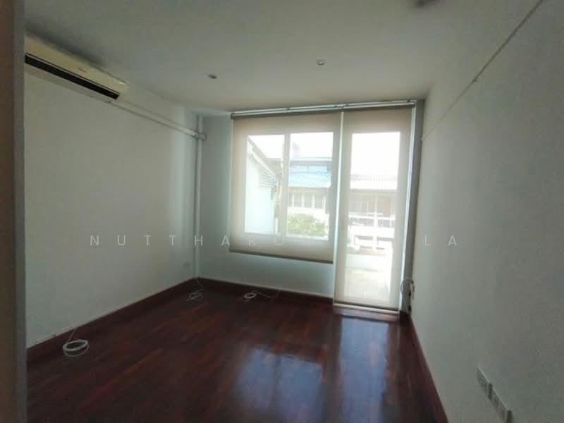 3-BR Townhouse, Bangkok, Din Daeng, Din Daeng, Bangkok, 3 Bedrooms, 178 sqm, Townhouse For Sale, by Nuttharom Linla, 500238321 - DDproperty.com