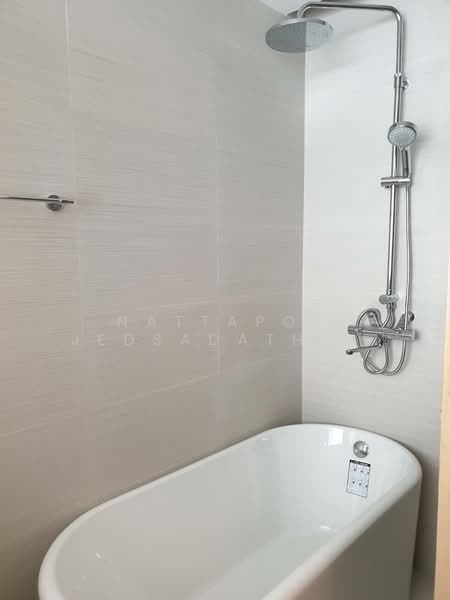 Siri At Sukhumvit, Bangkok, 902 Sukhumvit Road, Phra Kanong, Khlong Toei, Bangkok, 1 Bedroom, 53 sqm, Condo For Rent, by Nattapol Jedsadathitikul, 500238362 - DDproperty.com