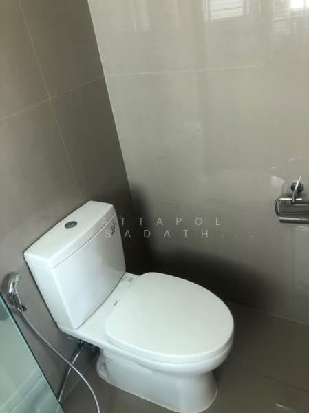 Rhythm Sukhumvit 42, Bangkok, Soi Sukhumvit 42, Sukhumvit Road, Phra Kanong, Khlong Toei, Bangkok, 2 Bedrooms, 70 sqm, Condo For Rent, by Nattapol Jedsadathitikul, 500238464 - DDproperty.com