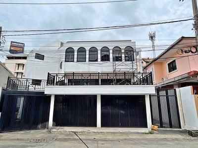 ขาย - ขาย / เช่า บ้านเดี่ยว 3.5 ชั้น ทำเลอุดมสุข (SPSSR168), กรุงเทพ