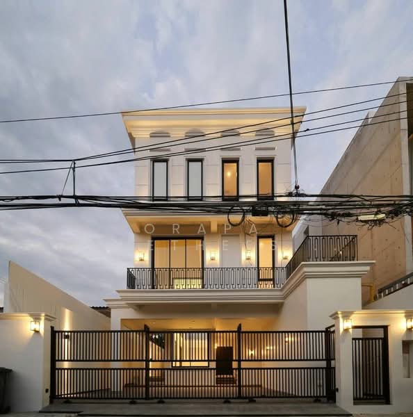 4-BR Townhouse, Bangkok, Khlong Tan Nua, Watthana, Bangkok, 4 Bedrooms, 270 sqm, Townhouse For Sale, by Orapa Sumetheesirisakul, 500238623 - DDproperty.com