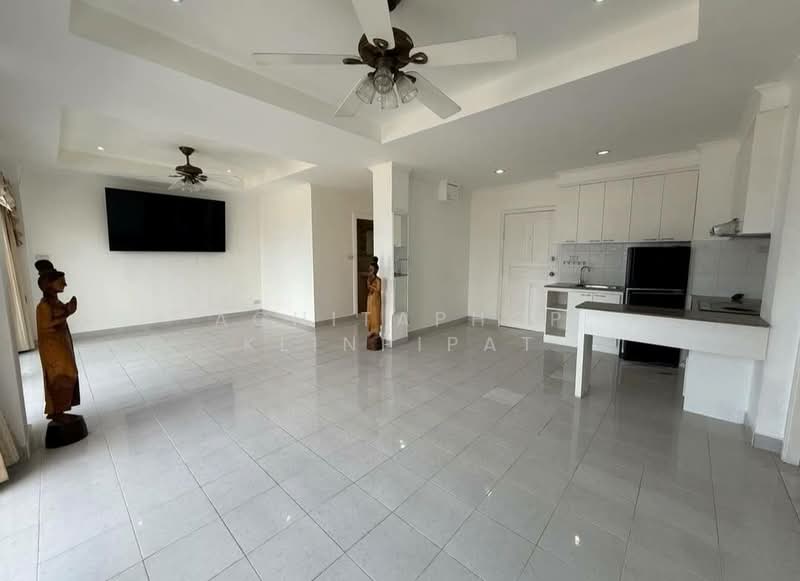 Golden Pattaya Condominium, Chon Buri (Pattaya), Pattaya City, Na Kloe, Bang Lamung (Pattaya), Chon Buri (Pattaya), 2 Bedrooms, 65 sqm, Condo For Sale, by Achitaphop Klinpipat, 500238653 - DDproperty.com