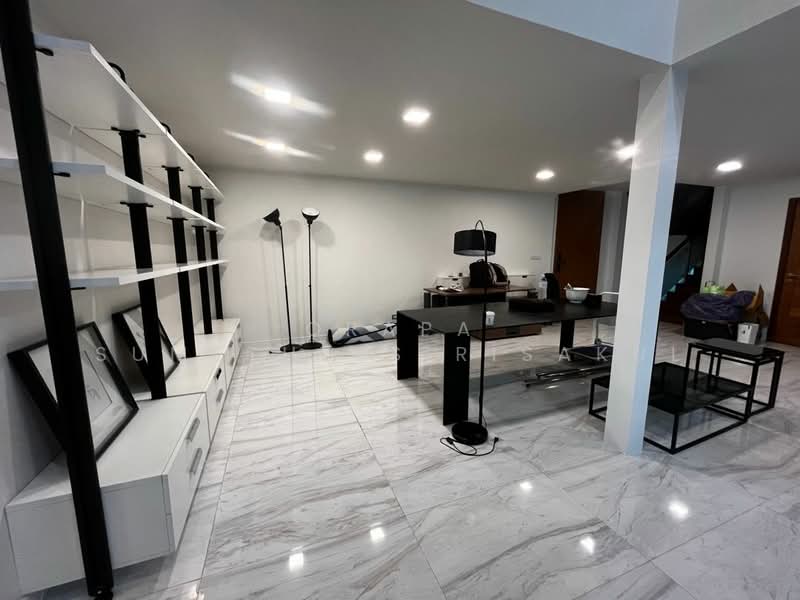 The Emporio Place, Bangkok, 93 Soi Sukhumvit 24, Sukhumvit Road, Khong Tan, Khlong Toei, Bangkok, 2 Bedrooms, 140 sqm, Condo For Sale, by Orapa Sumetheesirisakul, 500238784 - DDproperty.com