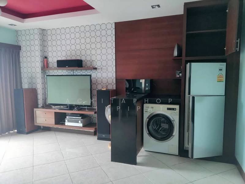 View Talay 1 Jomtien, Chon Buri (Pattaya), Pattaya City, Nong Pru, Bang Lamung (Pattaya), Chon Buri (Pattaya), 2 Bedrooms, 68 sqm, Condo For Sale, by Achitaphop Klinpipat, 500238822 - DDproperty.com