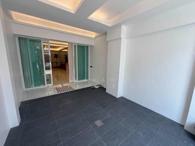 2-Storey House (Near Central Rama 9), Bangkok, Din Daeng, Din Daeng, Bangkok, 2 Bedrooms, 152 sqm, Townhouse For Rent, by Sakan Akkara-aektalin, 500238915 - DDproperty.com