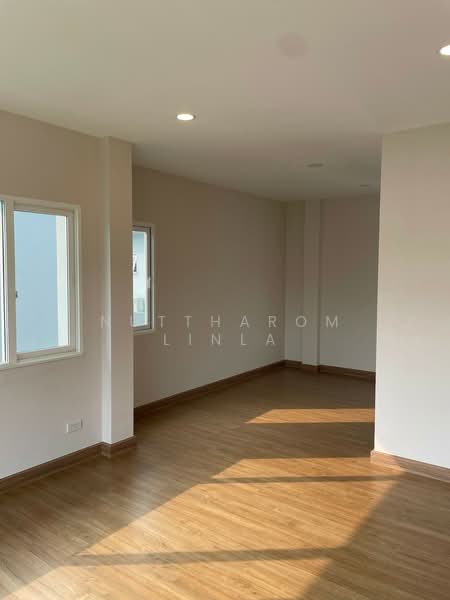 undefined, Bangkok, Din Daeng, Din Daeng, Bangkok, 4 Bedrooms, 190 sqm, Single Detached House For Sale, by Nuttharom Linla, 500238930 - DDproperty.com