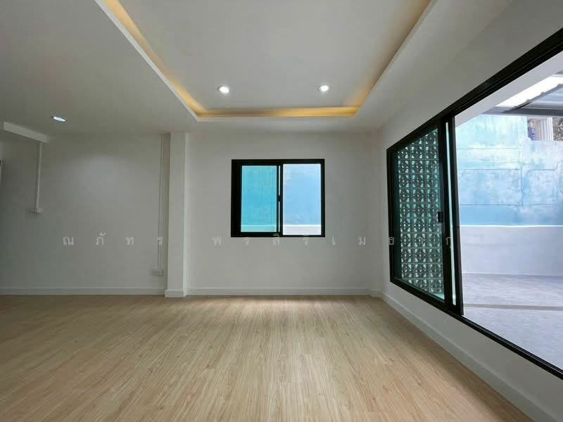 ขาย บ้านแฝด หน้าบ้านทิศใต้ 2ห้องนอน 2ห้องน้ำ มีเคาน์เตอร์ครัว ถ.บางบอน5 เพชรเกษม กรุงเทพ (TH8-05326), Bangkok, ถนนบางบอน 5, Nong Kang Plu, Nong Khaem, Bangkok, 2 Bedrooms, 100 sqm, Semi-Detached House (Twin House) For Sale, by ณภัทร พรสิริเมธากุล, 500238944 - DDproperty.com