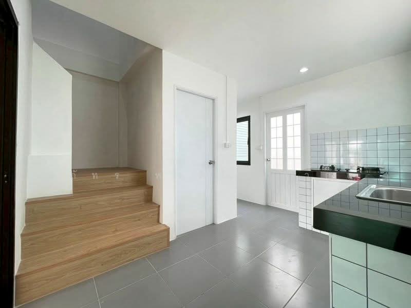 ขาย บ้านแฝด หน้าบ้านทิศใต้ 2ห้องนอน 2ห้องน้ำ มีเคาน์เตอร์ครัว ถ.บางบอน5 เพชรเกษม กรุงเทพ (TH8-05326), กรุงเทพ, ถนนบางบอน 5, หนองค้างพลู, หนองแขม, กรุงเทพ, 100 ตร.ม., บ้านแฝด ขาย, โดย ณภัทร พรสิริเมธากุล, 500238944 - DDproperty.com