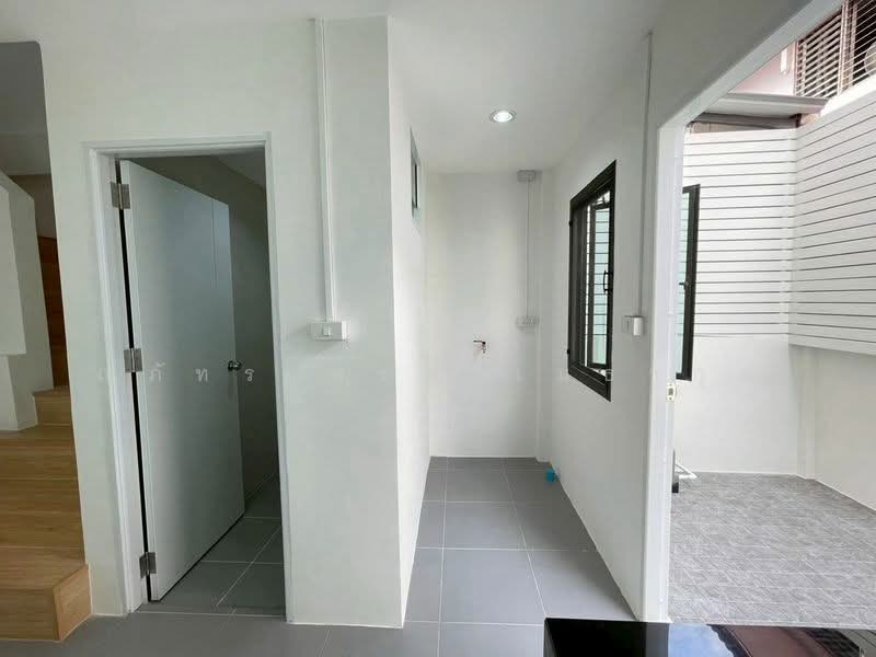 ขาย บ้านแฝด หน้าบ้านทิศใต้ 2ห้องนอน 2ห้องน้ำ มีเคาน์เตอร์ครัว ถ.บางบอน5 เพชรเกษม กรุงเทพ (TH8-05326), Bangkok, ถนนบางบอน 5, Nong Kang Plu, Nong Khaem, Bangkok, 2 Bedrooms, 100 sqm, Semi-Detached House (Twin House) For Sale, by ณภัทร พรสิริเมธากุล, 500238944 - DDproperty.com