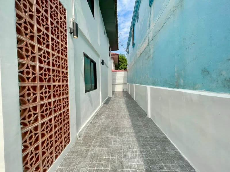 ขาย บ้านแฝด หน้าบ้านทิศใต้ 2ห้องนอน 2ห้องน้ำ มีเคาน์เตอร์ครัว ถ.บางบอน5 เพชรเกษม กรุงเทพ (TH8-05326), กรุงเทพ, ถนนบางบอน 5, หนองค้างพลู, หนองแขม, กรุงเทพ, 100 ตร.ม., บ้านแฝด ขาย, โดย ณภัทร พรสิริเมธากุล, 500238944 - DDproperty.com