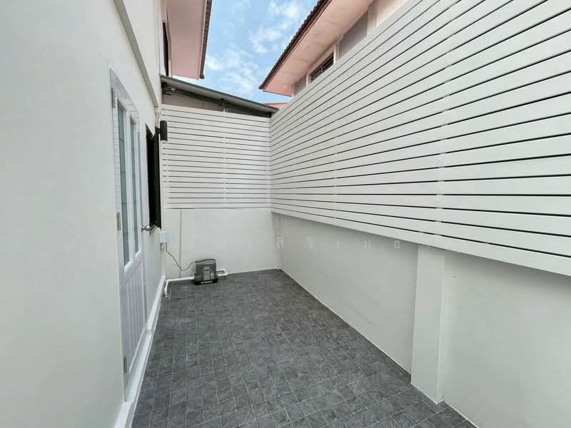 ขาย บ้านแฝด หน้าบ้านทิศใต้ 2ห้องนอน 2ห้องน้ำ มีเคาน์เตอร์ครัว ถ.บางบอน5 เพชรเกษม กรุงเทพ (TH8-05326), Bangkok, ถนนบางบอน 5, Nong Kang Plu, Nong Khaem, Bangkok, 2 Bedrooms, 100 sqm, Semi-Detached House (Twin House) For Sale, by ณภัทร พรสิริเมธากุล, 500238944 - DDproperty.com