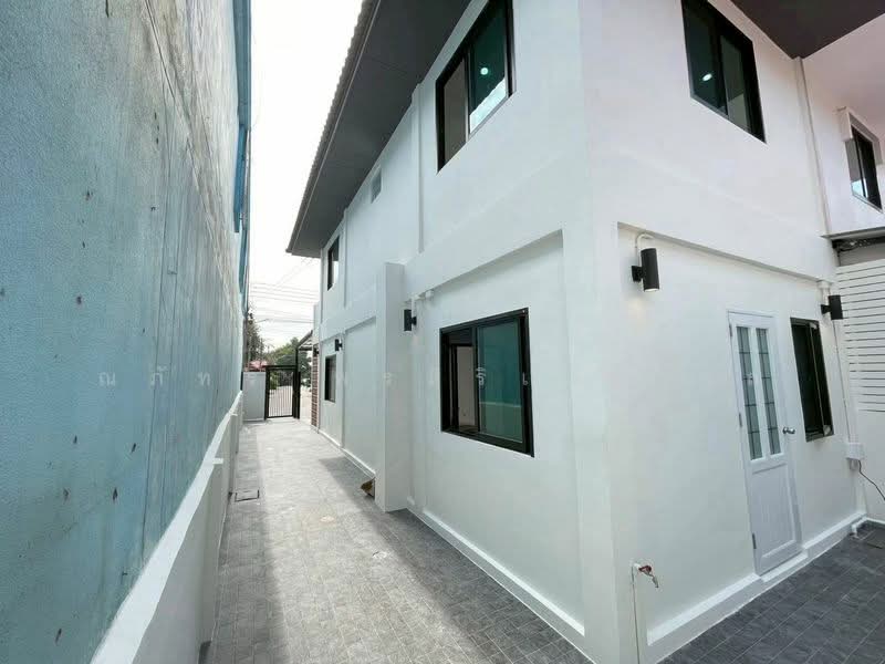 ขาย บ้านแฝด หน้าบ้านทิศใต้ 2ห้องนอน 2ห้องน้ำ มีเคาน์เตอร์ครัว ถ.บางบอน5 เพชรเกษม กรุงเทพ (TH8-05326), Bangkok, ถนนบางบอน 5, Nong Kang Plu, Nong Khaem, Bangkok, 2 Bedrooms, 100 sqm, Semi-Detached House (Twin House) For Sale, by ณภัทร พรสิริเมธากุล, 500238944 - DDproperty.com