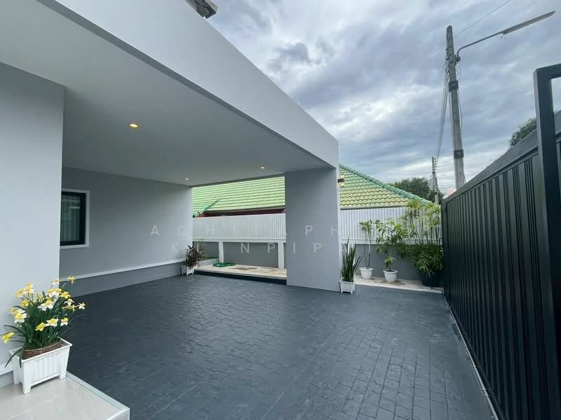 undefined, Chon Buri (Pattaya), Nong Pru, Bang Lamung (Pattaya), Chon Buri (Pattaya), 3 Bedrooms, 250 sqm, Single Detached House For Sale, by Achitaphop Klinpipat, 500238958 - DDproperty.com
