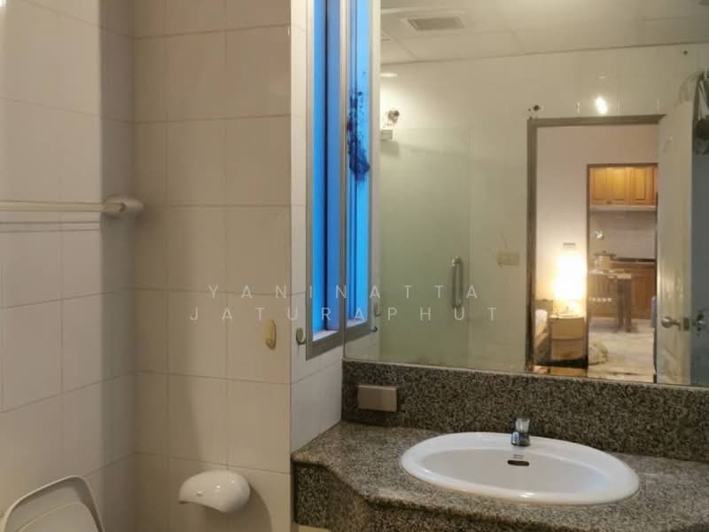 Sathorn House, Bangkok, Sathorn, Silom, Bang Rak, Bangkok, 2 Bedrooms, 65 sqm, Condo For Sale, by Yaninatta Jaturaphut, 500239007 - DDproperty.com