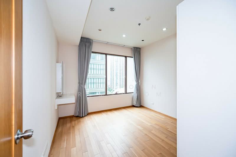 The Emporio Place, Bangkok, 93 Soi Sukhumvit 24, Sukhumvit Road, Khong Tan, Khlong Toei, Bangkok, 2 Bedrooms, 101 sqm, Condo For Sale, by Nopatorn Prem-udom, 500239011 - DDproperty.com