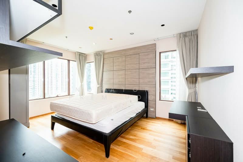 The Emporio Place, Bangkok, 93 Soi Sukhumvit 24, Sukhumvit Road, Khong Tan, Khlong Toei, Bangkok, 2 Bedrooms, 101 sqm, Condo For Sale, by Nopatorn Prem-udom, 500239011 - DDproperty.com