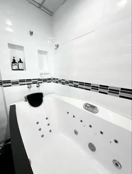 Silom Suite, Bangkok, Soi Sathorn 12, Sathorn Road, Silom, Bang Rak, Bangkok, 2 Bedrooms, 110 sqm, Condo For Rent, by สมจิต, 500239041 - DDproperty.com