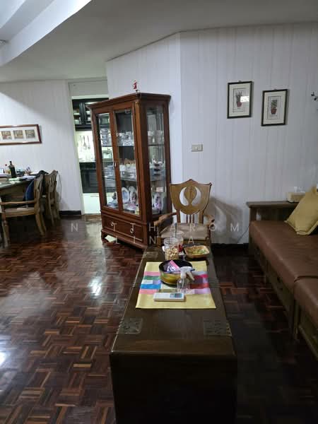 Tai Ping Towers, Bangkok, 582 Soi Sukhumvit 63, Khlong Tan Nua, Watthana, Bangkok, 4 Bedrooms, 231 sqm, Condo For Sale, by Nuttharom Linla, 500239064 - DDproperty.com