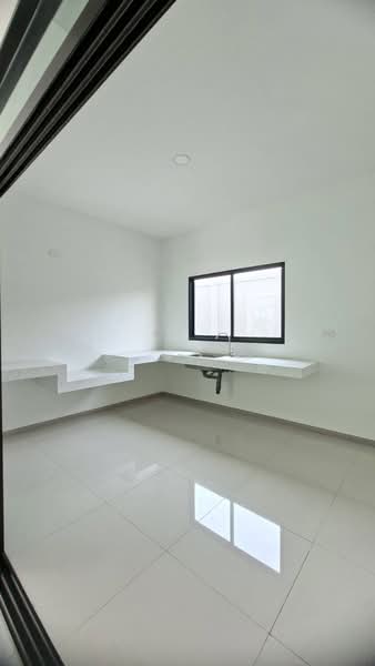 Chewarom New Ratchaphruek : ชีวารมย์ ราชพฤกษ์ตัดใหม่, ปทุมธานี, ถ.ราชพฤกษ์ตัดใหม่, บางหลวง, เมืองปทุมธานี, ปทุมธานี, 206 ตร.ม., บ้านเดี่ยว ขาย, โดย โบ, 500239074 - DDproperty.com