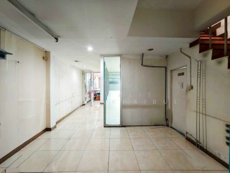 For Sale: 4-story commercial building, 1 unit, Rangsit-Pathum Thani Soi 8., Pathum Thani, ซอยรังสิต-ปทุมธานี, Prachathipat, Thanyaburi, Pathum Thani, , 320 sqm, Shophouse For Sale, by CHAWALIT KONGSAKPAIBUL, 500239114 - DDproperty.com