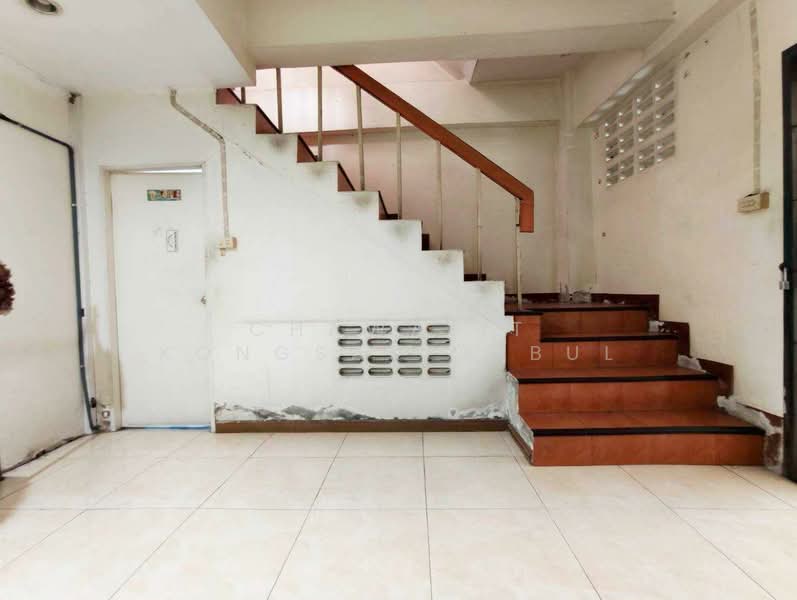 For Sale: 4-story commercial building, 1 unit, Rangsit-Pathum Thani Soi 8., Pathum Thani, ซอยรังสิต-ปทุมธานี, Prachathipat, Thanyaburi, Pathum Thani, , 320 sqm, Shophouse For Sale, by CHAWALIT KONGSAKPAIBUL, 500239114 - DDproperty.com