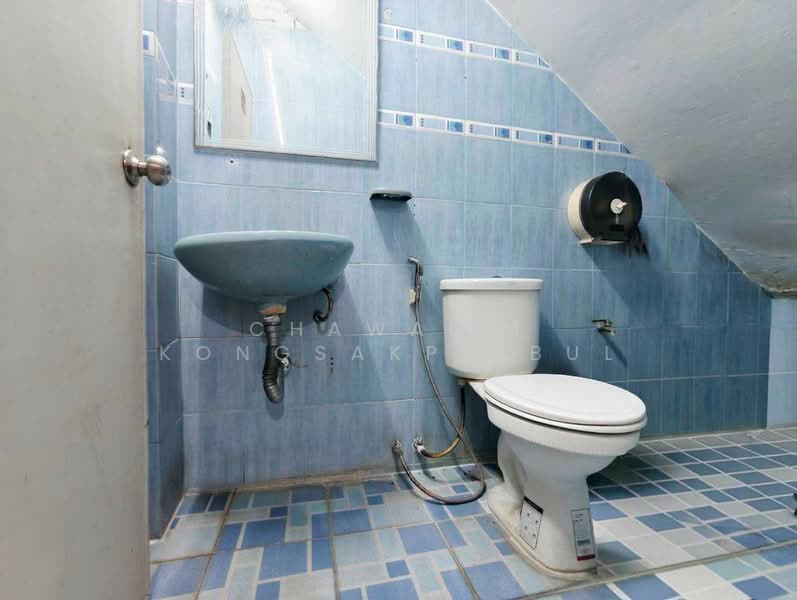 For Sale: 4-story commercial building, 1 unit, Rangsit-Pathum Thani Soi 8., Pathum Thani, ซอยรังสิต-ปทุมธานี, Prachathipat, Thanyaburi, Pathum Thani, , 320 sqm, Shophouse For Sale, by CHAWALIT KONGSAKPAIBUL, 500239114 - DDproperty.com