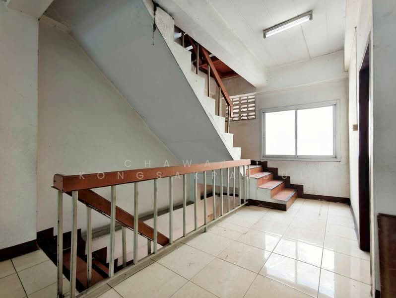 For Sale: 4-story commercial building, 1 unit, Rangsit-Pathum Thani Soi 8., Pathum Thani, ซอยรังสิต-ปทุมธานี, Prachathipat, Thanyaburi, Pathum Thani, , 320 sqm, Shophouse For Sale, by CHAWALIT KONGSAKPAIBUL, 500239114 - DDproperty.com