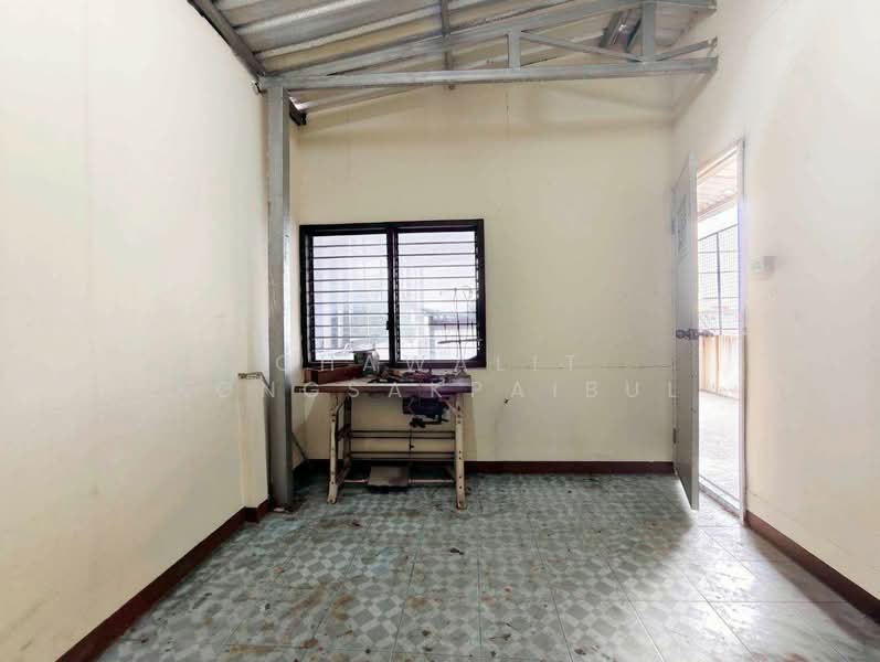 For Sale: 4-story commercial building, 1 unit, Rangsit-Pathum Thani Soi 8., Pathum Thani, ซอยรังสิต-ปทุมธานี, Prachathipat, Thanyaburi, Pathum Thani, , 320 sqm, Shophouse For Sale, by CHAWALIT KONGSAKPAIBUL, 500239114 - DDproperty.com