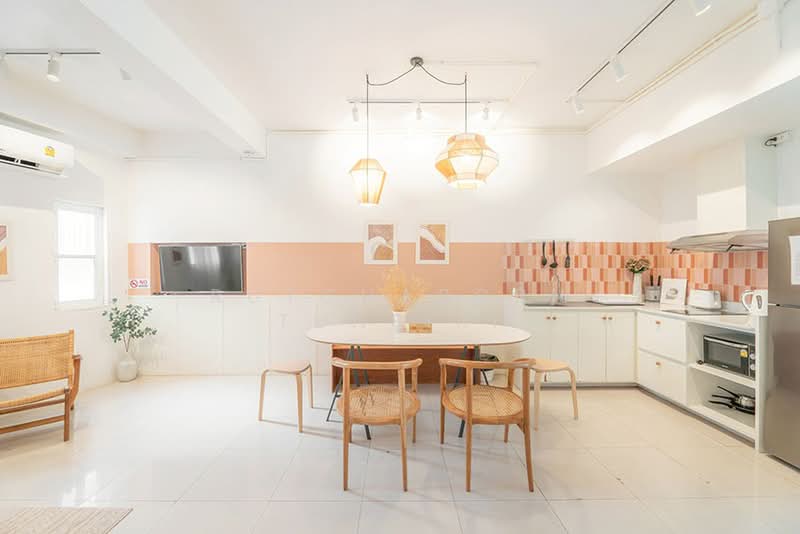 Craft Studio & Evergreen Apartment – คอนโดให้เช่า / Condo for Rent 40,000 บาท/ใกล้นิมมานฯ No.1C826, Chiang Mai, Su Thep, Muang Chiang Mai, Chiang Mai, 3 Bedrooms, 120 sqm, Townhouse For Rent, by Rutchaporn Tunsiri, 500239122 - DDproperty.com