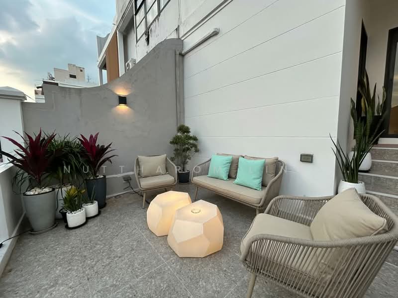 3-BR Townhouse, Bangkok, Huai Khwang, Huai Khwang, Bangkok, 3 Bedrooms, 380 sqm, Townhouse For Sale, by Nuttharom Linla, 500239154 - DDproperty.com