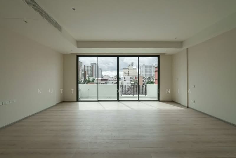 3-BR Townhouse, Bangkok, Huai Khwang, Huai Khwang, Bangkok, 3 Bedrooms, 380 sqm, Townhouse For Sale, by Nuttharom Linla, 500239154 - DDproperty.com